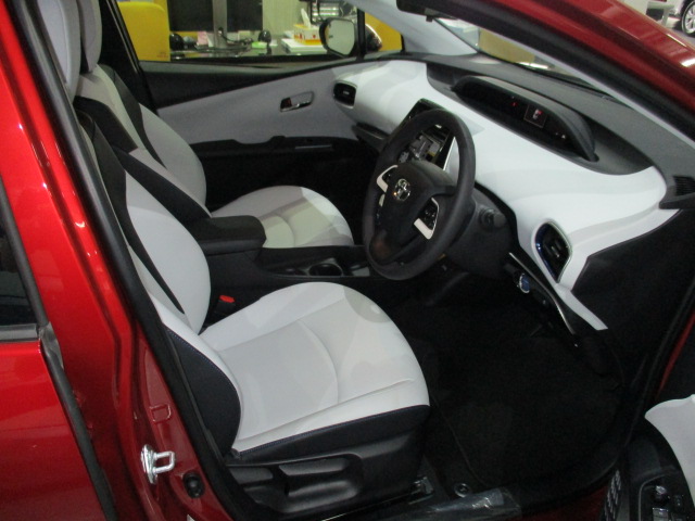 Toyota Prius 1.8 S Touring-image